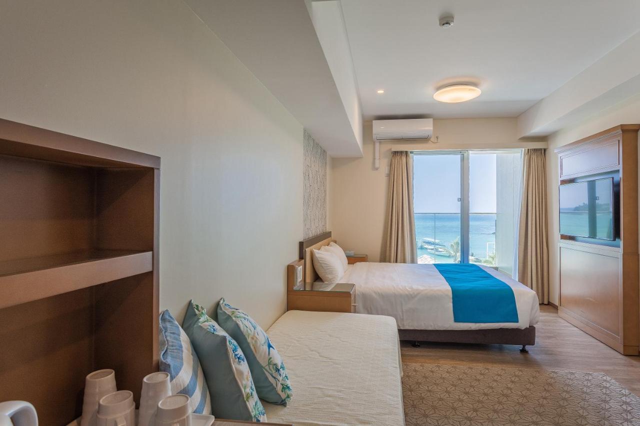 Kariyushi Lch. Resort Nago Exterior photo